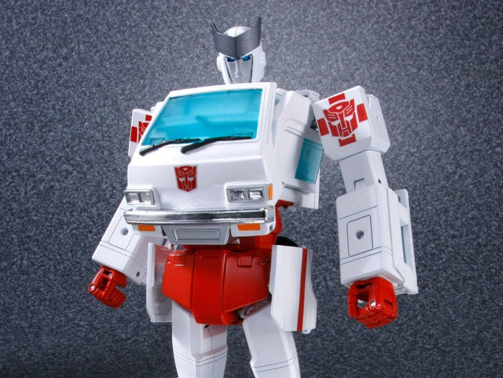 Takara Tomy - MP30 - Ratchet