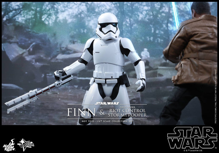 Hot Toys - MMS346 – Star Wars: The Force Awakens – Finn & First Order Riot Control Stormtrooper