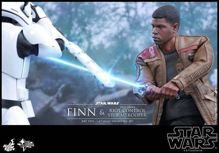 Hot Toys - MMS346 – Star Wars: The Force Awakens – Finn & First Order Riot Control Stormtrooper