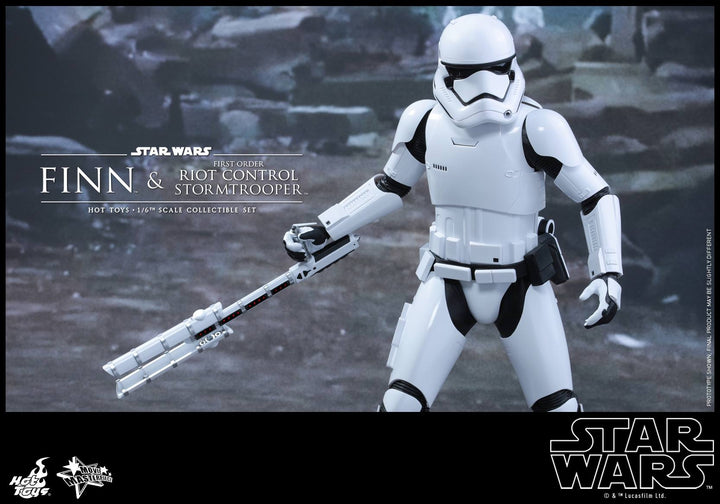 Hot Toys - MMS346 – Star Wars: The Force Awakens – Finn & First Order Riot Control Stormtrooper