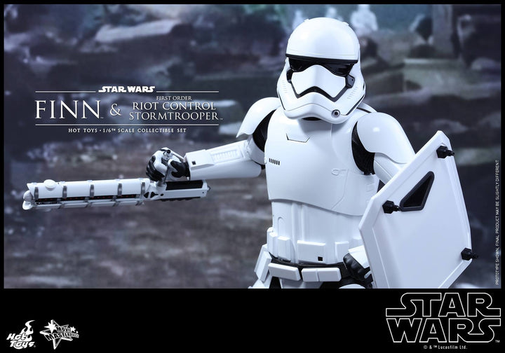 Hot Toys - MMS346 – Star Wars: The Force Awakens – Finn & First Order Riot Control Stormtrooper