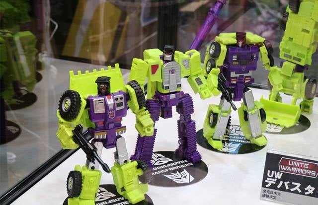 Takara Tomy - Transformers Master Piece - Unite Warriors UW-04 Devastator with coins