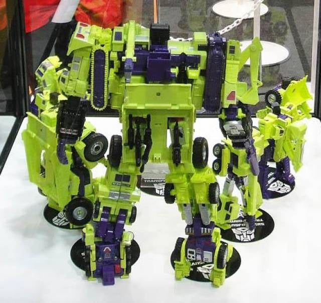 Takara Tomy - Transformers Master Piece - Unite Warriors UW-04 Devastator with coins