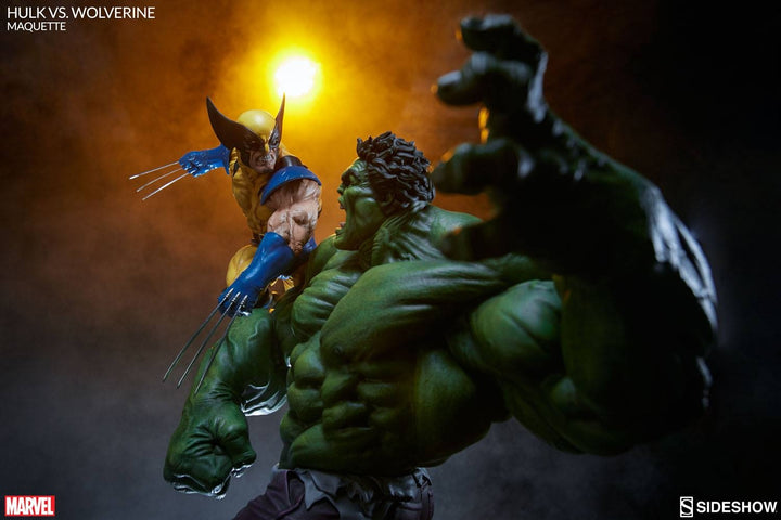 Sideshow Collectibles - Hulk Vs Wolverine Maquette