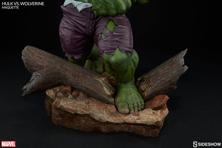 Sideshow Collectibles - Hulk Vs Wolverine Maquette