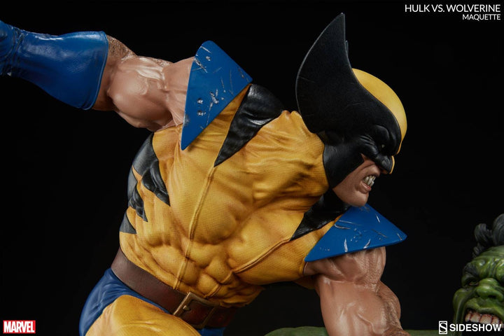 Sideshow Collectibles - Hulk Vs Wolverine Maquette