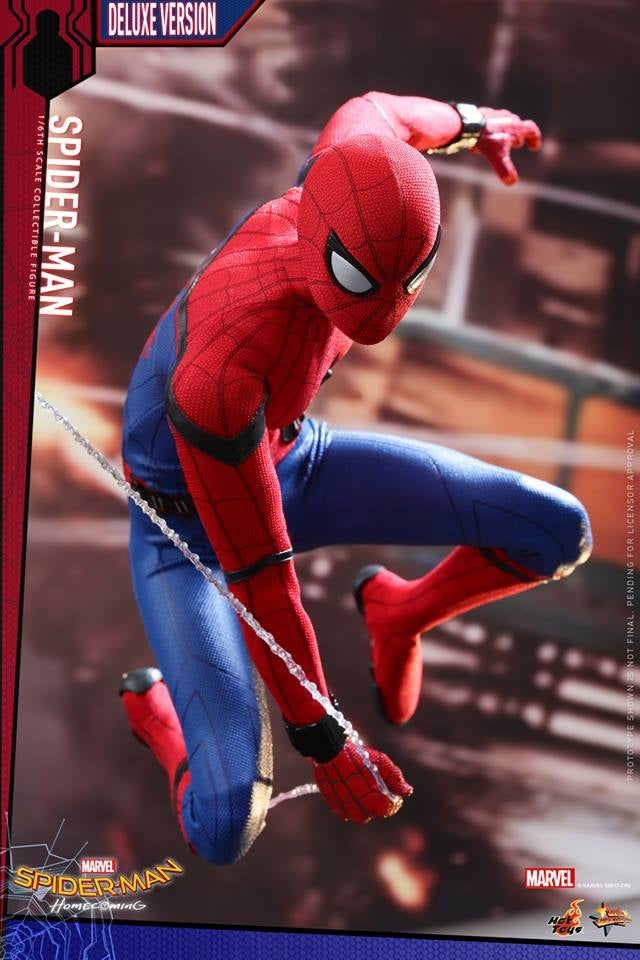 Hot Toys –MMS426 – Spider-Man: Homecoming – Spider-Man Collectible Figure (Deluxe Version)