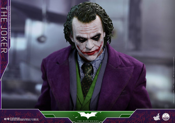 Hot Toys – QS010 – The Dark Knight–  The Joker Collectible