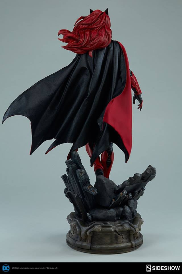 [Pre-Order] Sideshow - Life Size Figure - Batman Legendary 