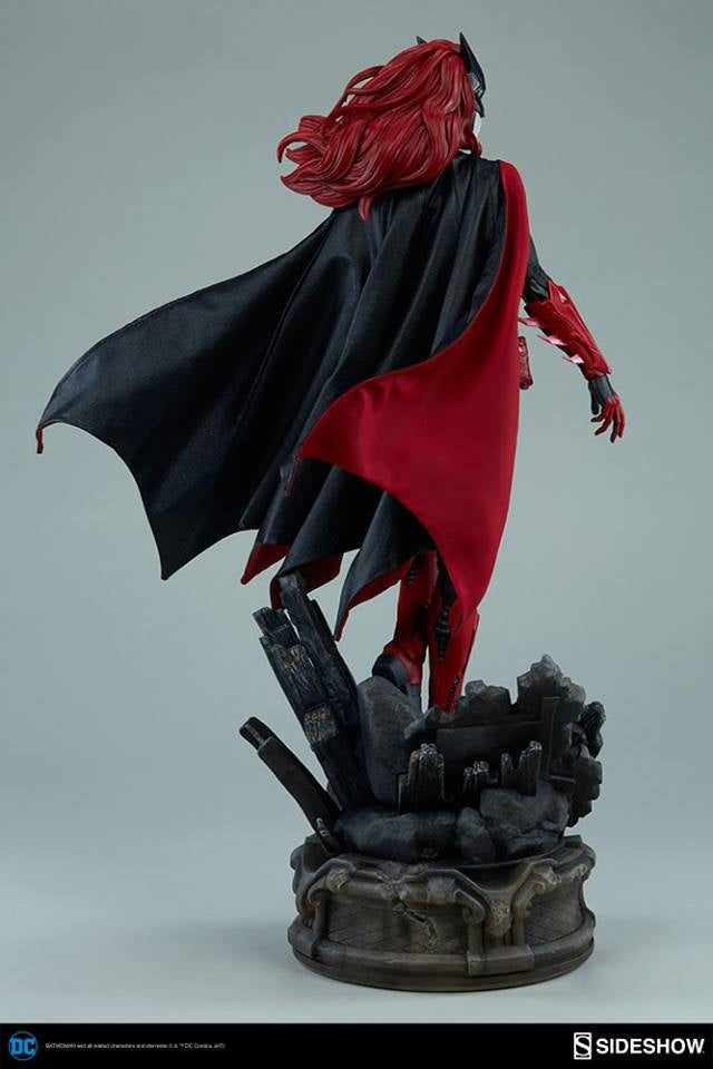 [Pre-Order] Sideshow - Life Size Figure - Batman Legendary 