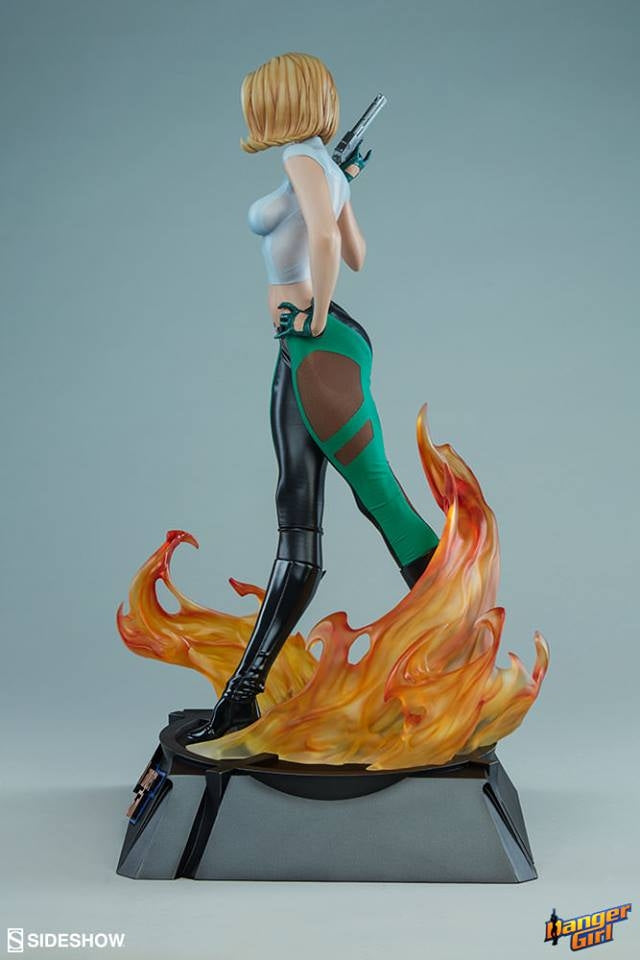 [Pre-Order] Sideshow Collectibles -Danger Girl : Abbey Chase Premium Format Statue