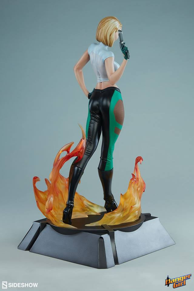 [Pre-Order] Sideshow Collectibles -Danger Girl : Abbey Chase Premium Format Statue