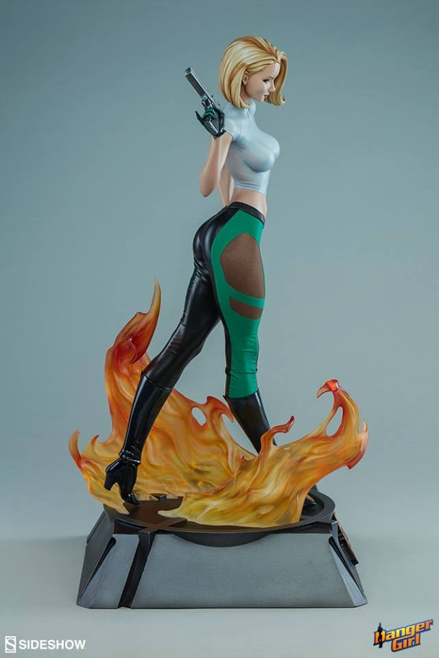 [Pre-Order] Sideshow Collectibles -Danger Girl : Abbey Chase Premium Format Statue