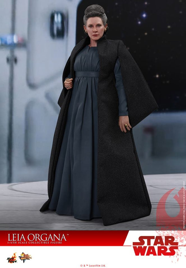 [Pre-Order] Hot Toys - MMS458 - Star Wars The Last Jedi - Luke Skywalker (Deluxe Version)