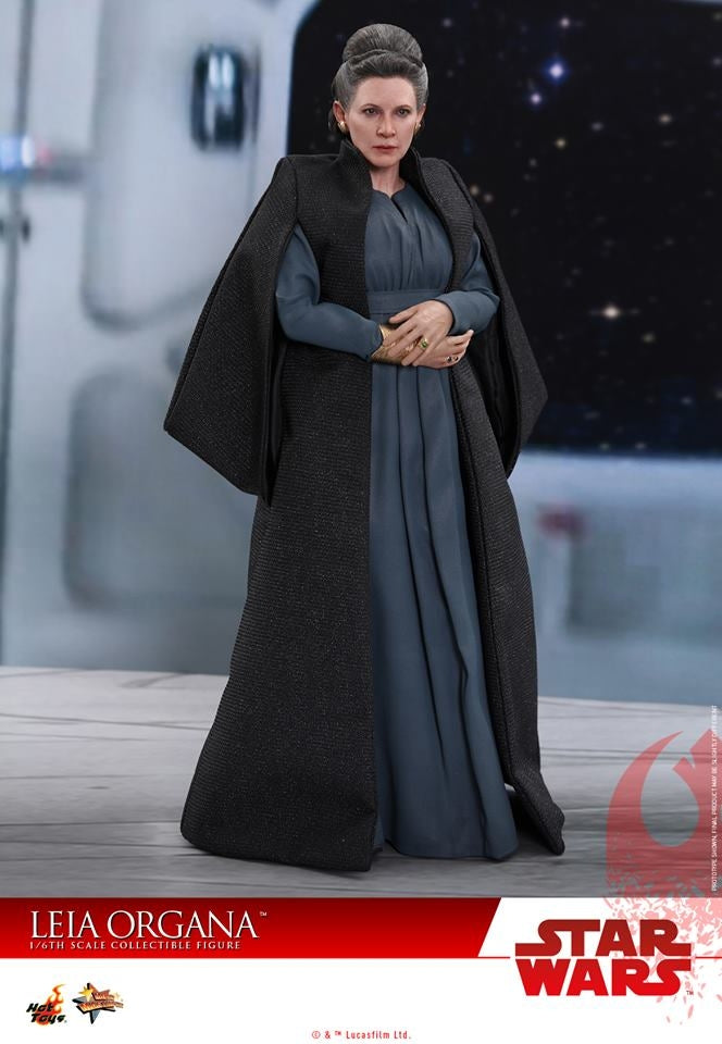 [Pre-Order] Hot Toys - MMS458 - Star Wars The Last Jedi - Luke Skywalker (Deluxe Version)