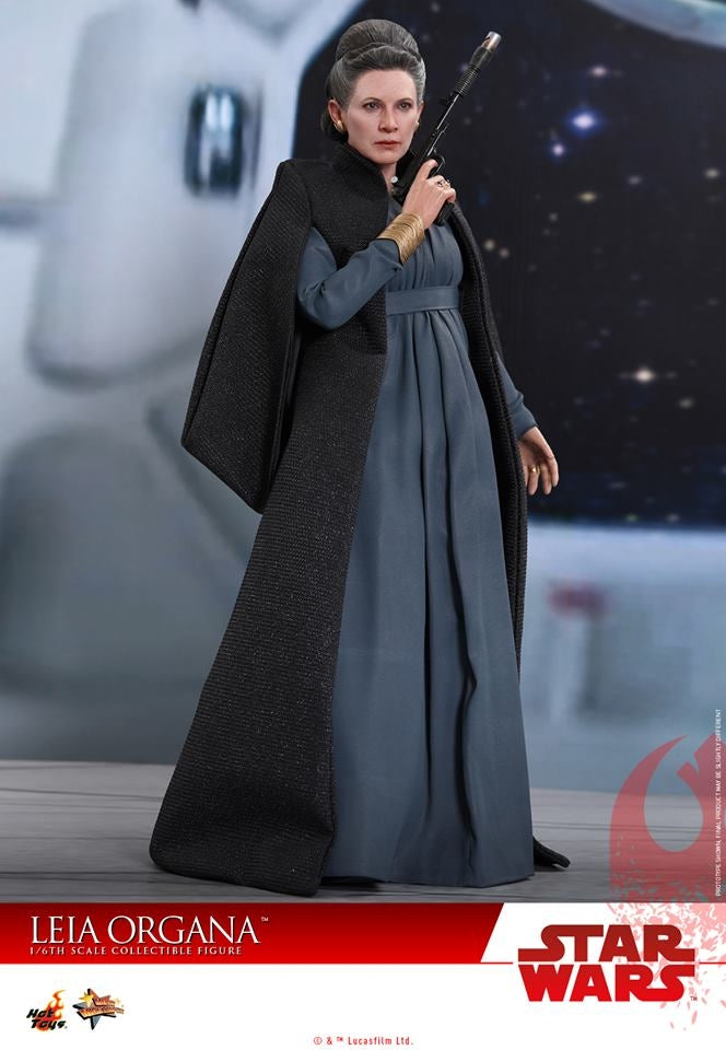 [Pre-Order] Hot Toys - MMS458 - Star Wars The Last Jedi - Luke Skywalker (Deluxe Version)