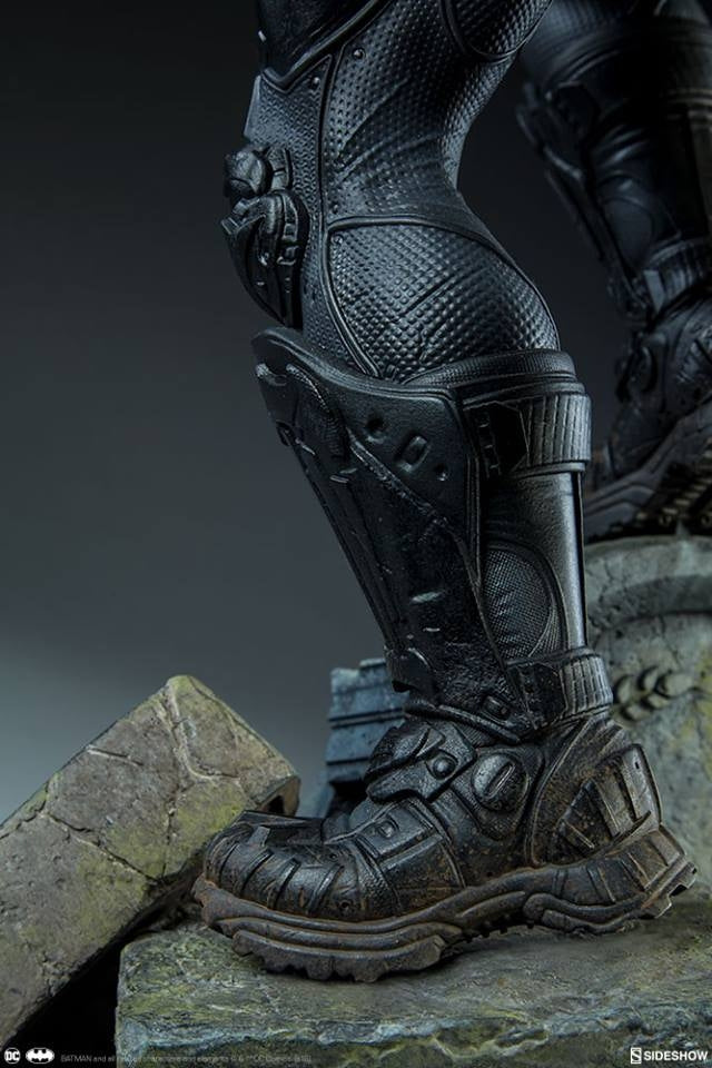 [Pre-Order] Sideshow Collectibles - BATMAN PREMIUM FORMAT STATUE