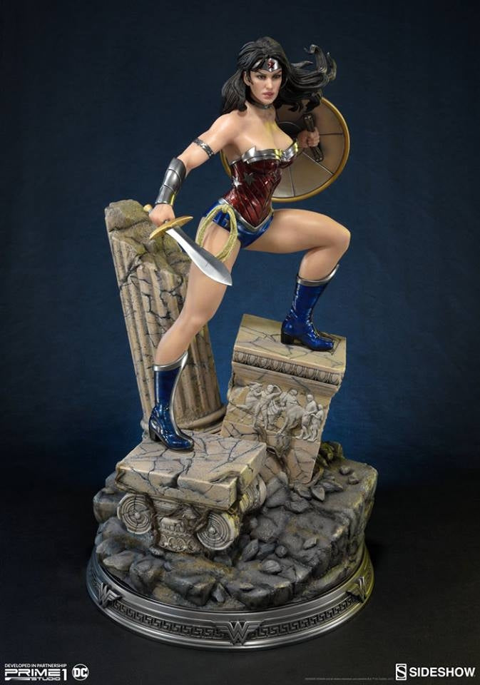 [Pre-Order] SIDESHOW COLLECTIBLES - POISON IVY PREMIUM FORMAT STATUE