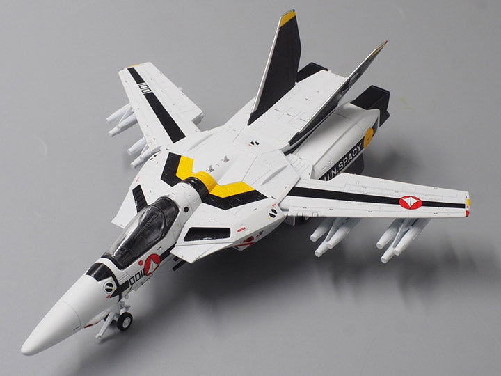 [Pre Order] Calibre Wings - 1/72 Macross VF-1S Valkyrie Skull Leader 1 (Limited Edition) Collectible Model