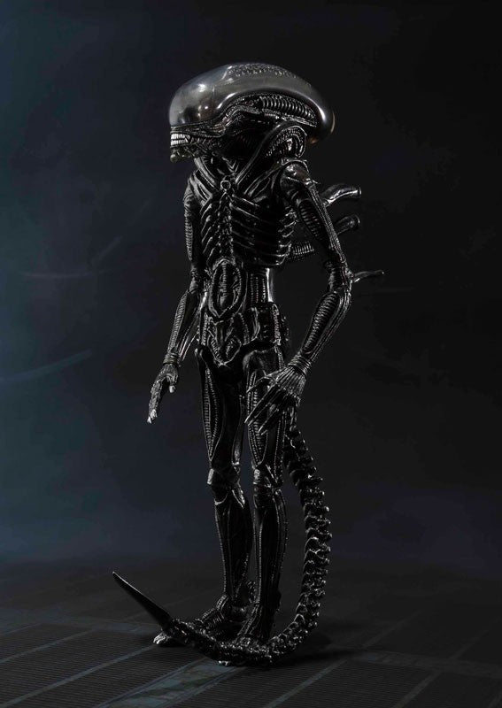 S.H.MonsterArts - Alien Big Chap