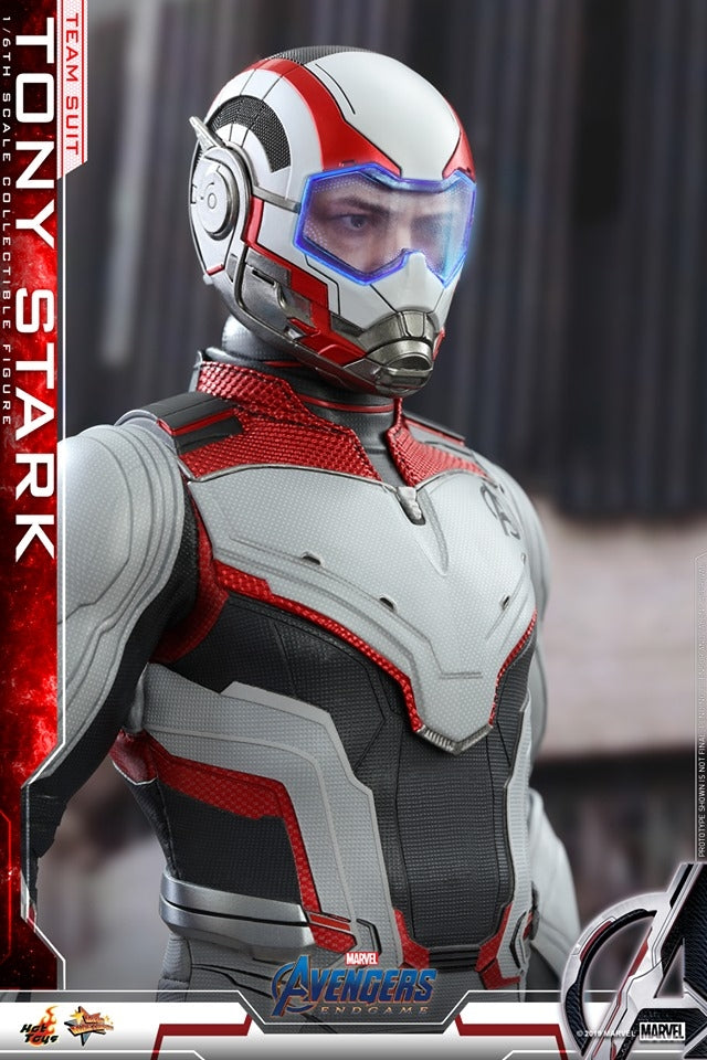 Hot Toys – MMS537 - Avengers: Endgame - 1/6th scale Tony Stark (Team Suit) Collectible Figure