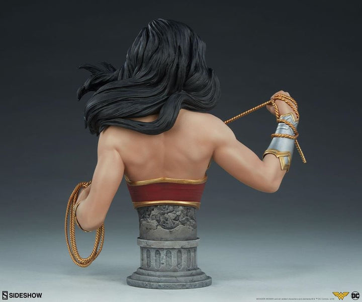 [Pre-Order] SIDESHOW COLLECTIBLES - WONDER WOMAN BUST