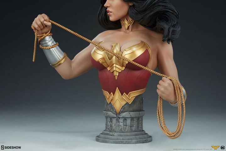 [Pre-Order] SIDESHOW COLLECTIBLES - WONDER WOMAN BUST