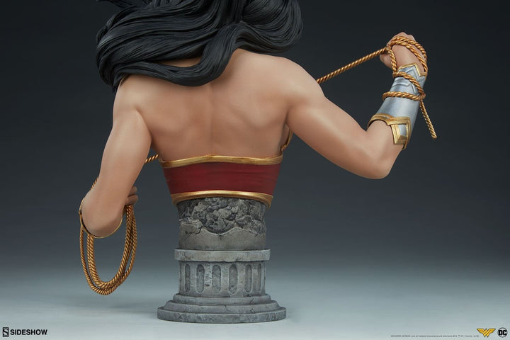 [Pre-Order] SIDESHOW COLLECTIBLES - WONDER WOMAN BUST