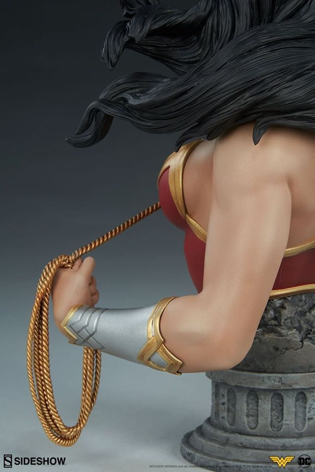 [Pre-Order] SIDESHOW COLLECTIBLES - WONDER WOMAN BUST