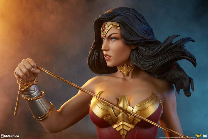 [Pre-Order] SIDESHOW COLLECTIBLES - WONDER WOMAN BUST