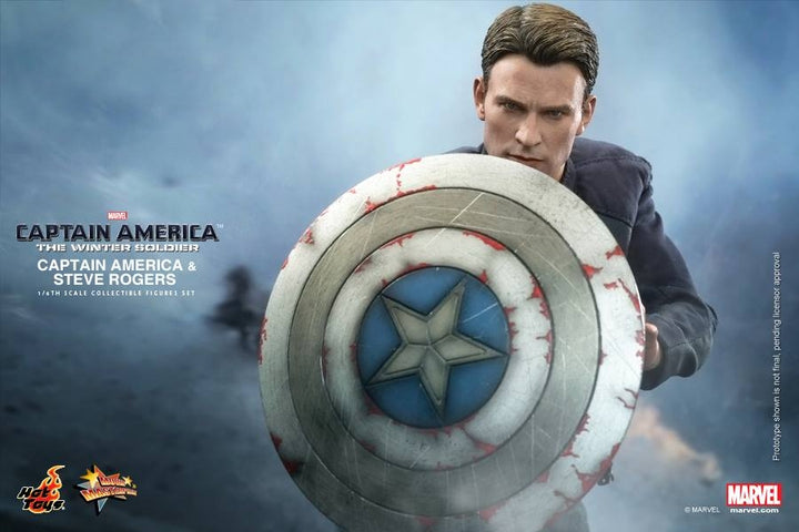 Hot Toys - Captain America & Steve Rogers Set