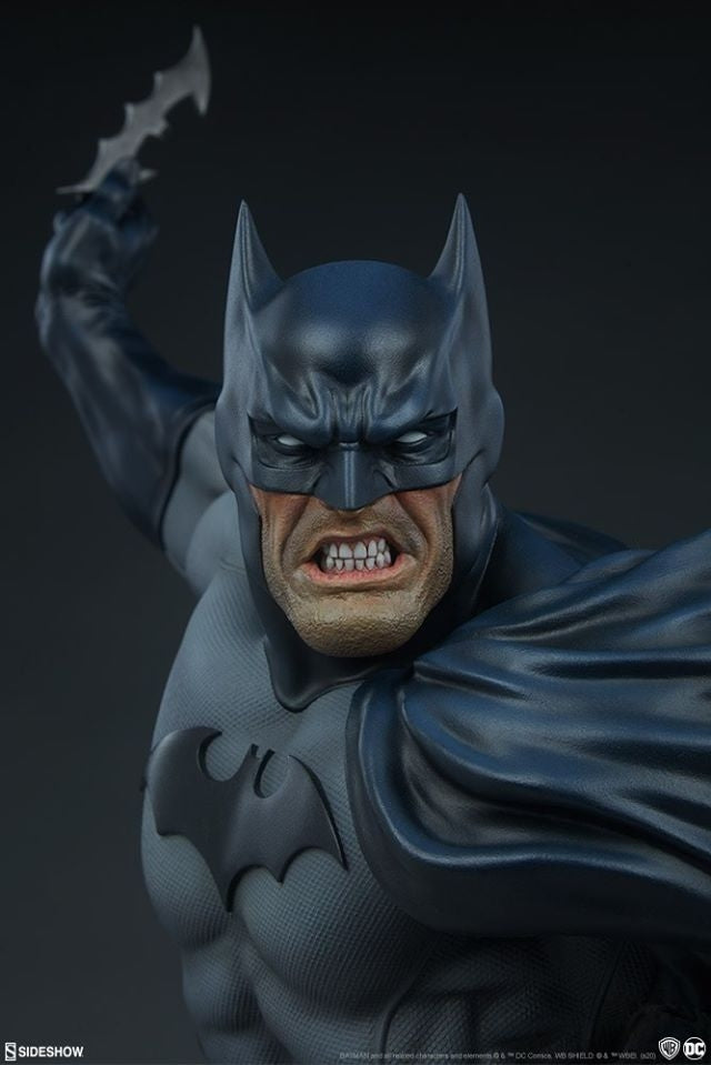 [Pre-Order] SIDESHOW COLLECTIBLES - BATMAN ON GARGOYLE PREMIUM FORMAT STATUE