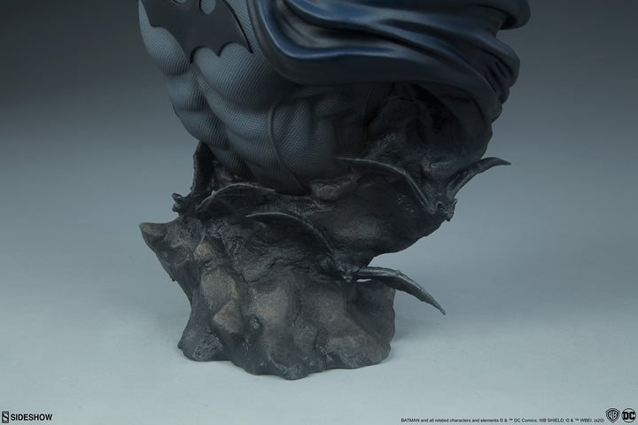 [Pre-Order] SIDESHOW COLLECTIBLES - BATMAN ON GARGOYLE PREMIUM FORMAT STATUE