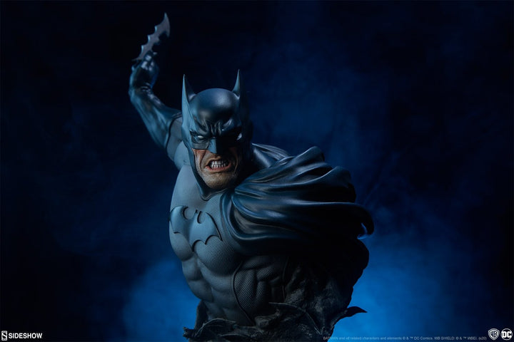 [Pre-Order] SIDESHOW COLLECTIBLES - BATMAN ON GARGOYLE PREMIUM FORMAT STATUE