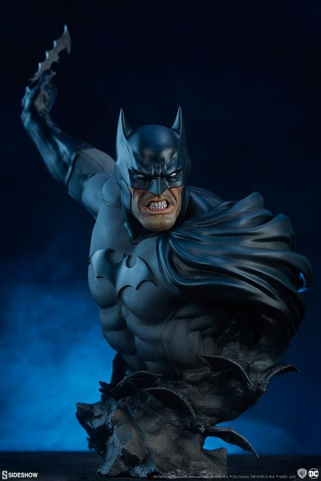 [Pre-Order] SIDESHOW COLLECTIBLES - BATMAN ON GARGOYLE PREMIUM FORMAT STATUE