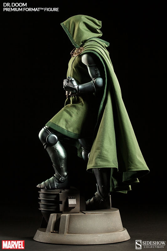 Sideshow - Premium Format™ Figure - Doctor Doom