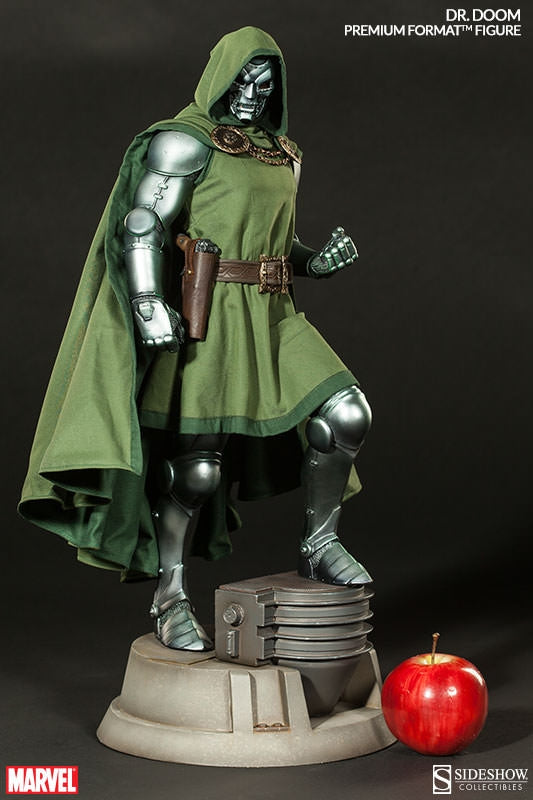 Sideshow - Premium Format™ Figure - Doctor Doom