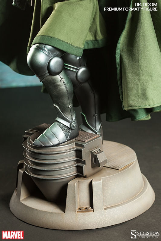 Sideshow - Premium Format™ Figure - Doctor Doom