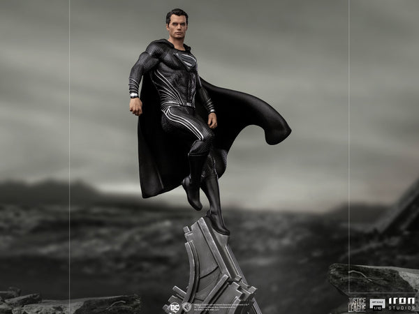 [Pre-Order] Iron Studios - Clark Kent Deluxe Art Scale 1/10 - DC Comics