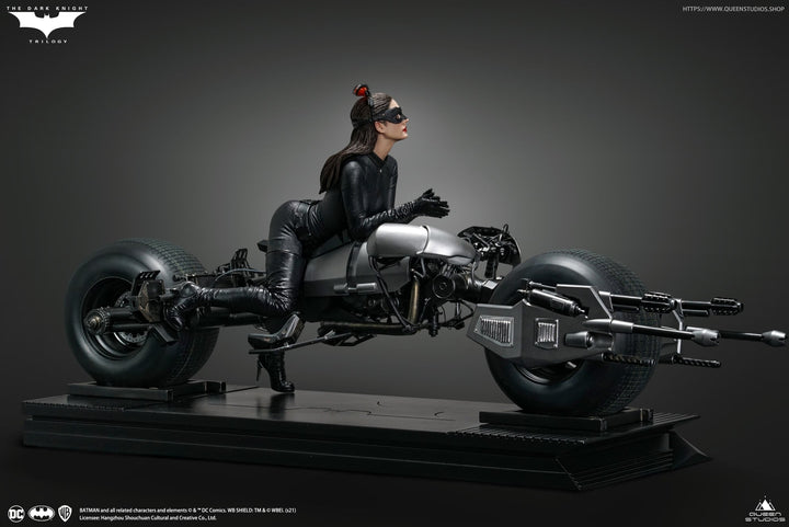 Queen Studios - Catwoman  1/6 scale