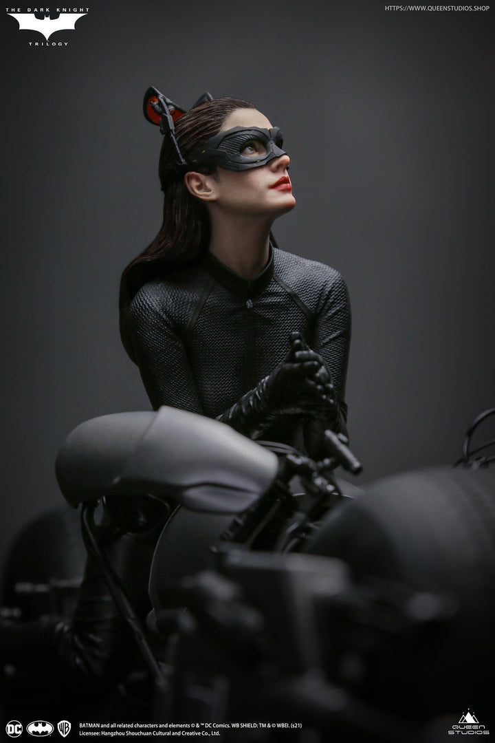 Queen Studios - Catwoman  1/6 scale