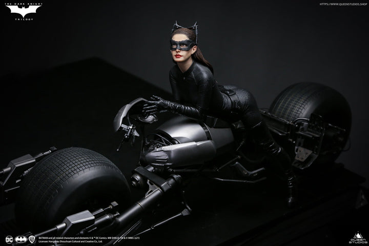 Queen Studios - Catwoman  1/6 scale