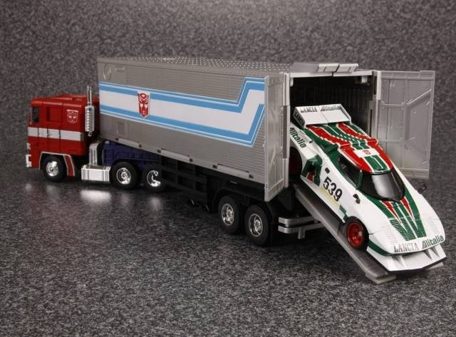 Takara Tomy - MP20 - Wheeljack with coin and exclusive item