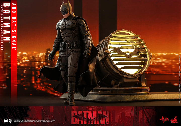 Hot Toys - MMS641 - The Batman - 1/6th scale Batman and Bat-Signal Collectible Set