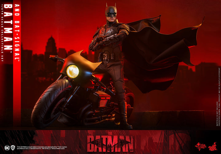 Hot Toys - MMS641 - The Batman - 1/6th scale Batman and Bat-Signal Collectible Set