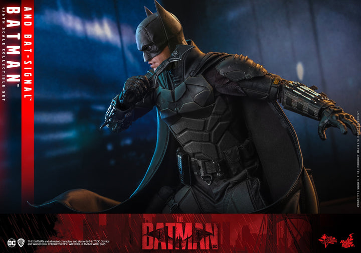 Hot Toys - MMS641 - The Batman - 1/6th scale Batman and Bat-Signal Collectible Set