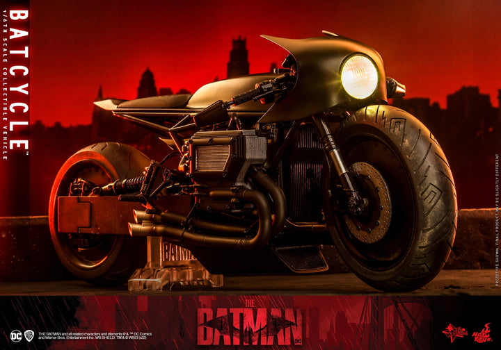 [Pre-Order]Hot Toys - MMS641 - The Batman - 1/6th scale Batman and Bat-Signal Collectible Set