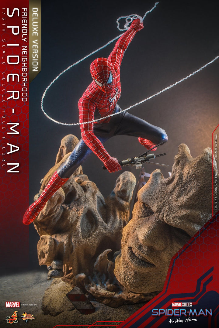 Hot Toys - MMS662 - Spider-Man: No Way Home - 1/6th scale Friendly Neighborhood Spider-Man Collectible Figure (Deluxe Version)