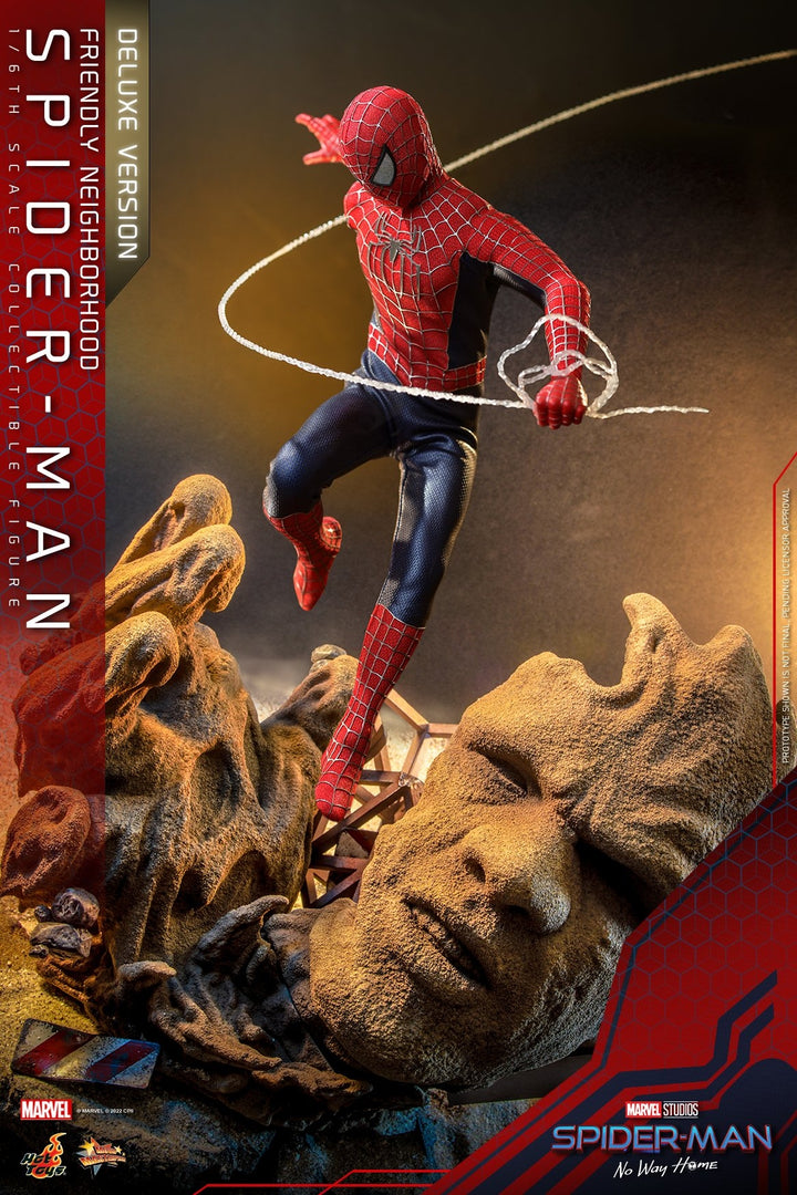 Hot Toys - MMS662 - Spider-Man: No Way Home - 1/6th scale Friendly Neighborhood Spider-Man Collectible Figure (Deluxe Version)