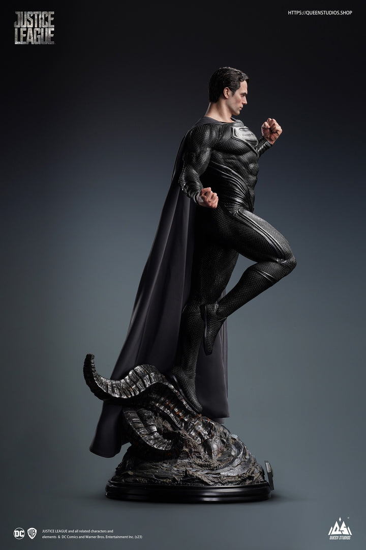 [Pre-Order] Queen Studios - SUPERMAN (HENRY CAVILL) BLACK SUIT 1/3 STATUE Regular Version